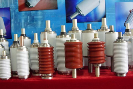 如何判斷真空斷路器中的真空滅弧室需要更換？