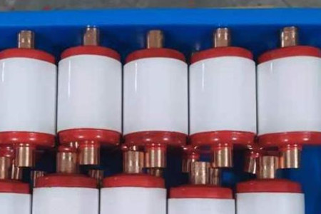 真空滅弧室的結(jié)構(gòu)、工作原理、特點以及應(yīng)用