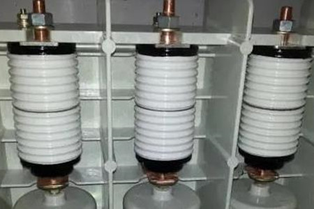 真空開關(guān)管產(chǎn)生操作過電壓的原因是什么？