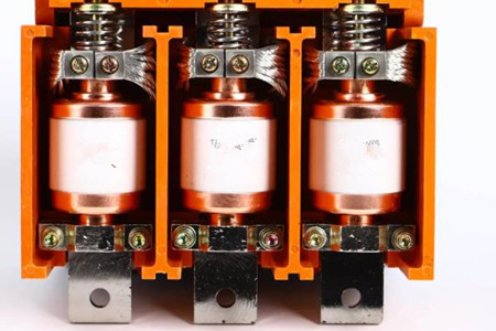 高壓真空開(kāi)關(guān)管出現(xiàn)黃斑，這幾點(diǎn)原因需掌握！